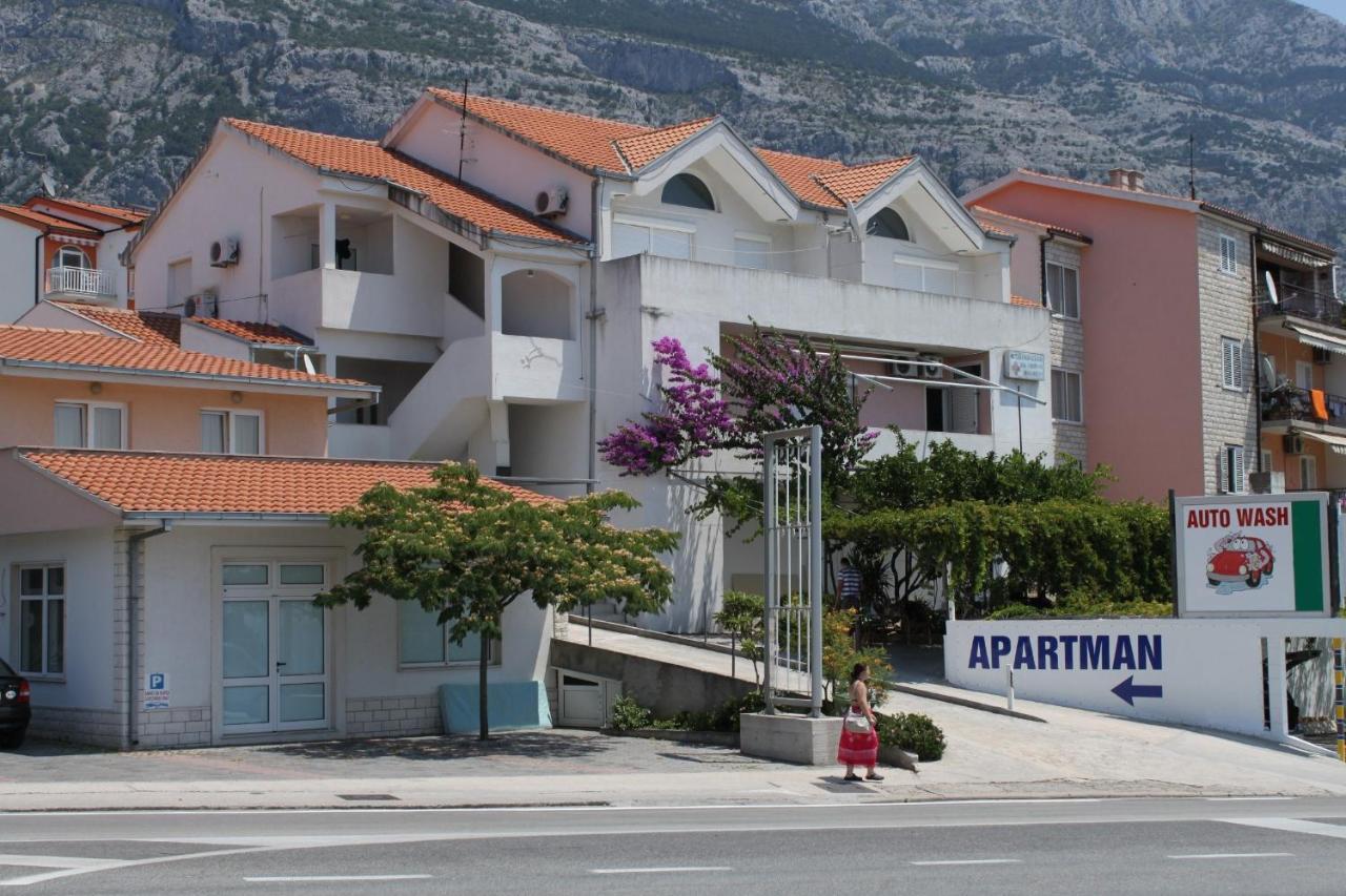 6693d * Makarska